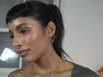 girl
        kaligray10 cam image #4643505