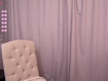girl
        its_lily cam image #2200050