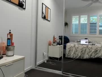 girl
        zarabelle_ cam image #1995944
