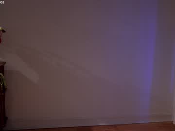 girl
        alisonrouge cam image #2737567