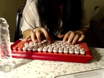 girl
        alice_lee18 cam image #95433