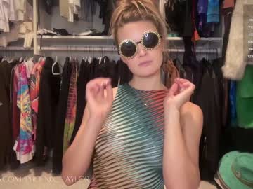 girl
        phoenix_taylor cam image #2579538