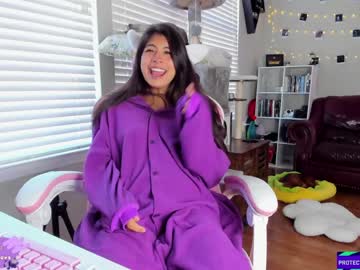 girl
        violetttflowers cam image #1759571