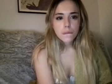 girl
        cherrylover_69 cam image #1670594