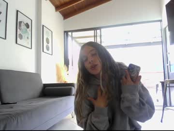 girl
        kendalltyler cam image #3932344