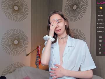 girl
        happiness_call cam image #1376558