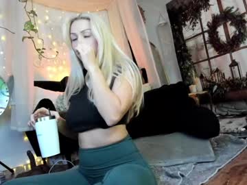 girl
        sexyashley_21 cam image #3743310