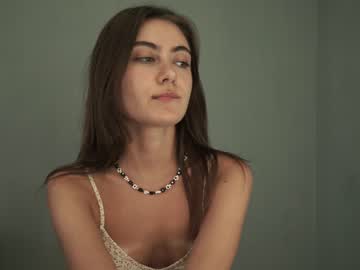 girl
        tessarosse_ cam image #1418930
