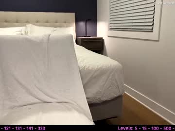 girl
        its_lily cam image #211151