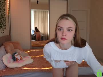 girl
        elizabeth__gray cam image #1768671