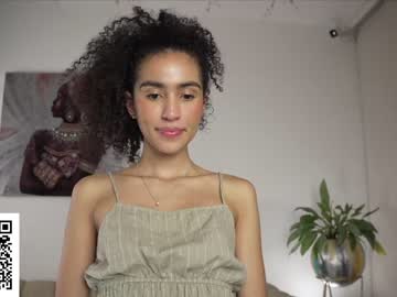 girl
        amnie_ cam image #494452