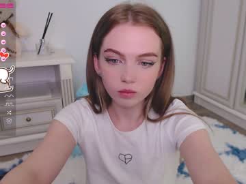 girl
        small_blondee cam image #141704