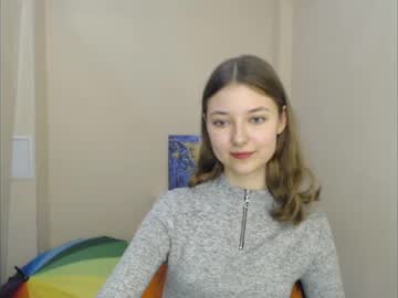 girl
        vivien_leight cam image #698105