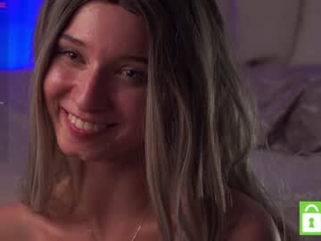 girl
        checkmypeach cam image #3172936