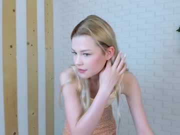 girl
        mrsbubbles cam image #1361238