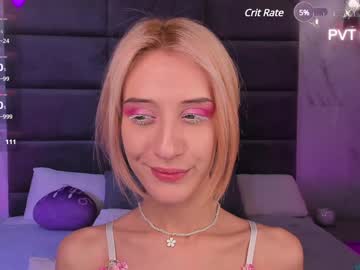 girl
        dreamy_kira cam image #3410083