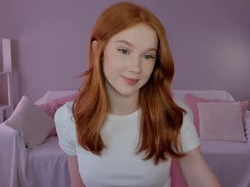 girl
        leahsthetics cam image #4505347