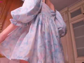 girl
        happiness_call cam image #882571