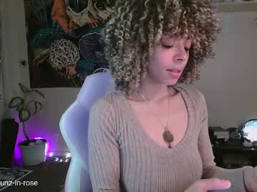 girl
        gunzinrose cam image #3876126