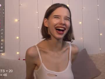 girl
        happynewdear cam image #4174564