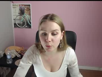 girl
        nextdoorgir_l cam image #931674