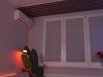 girl
        toxl cam image #4465324