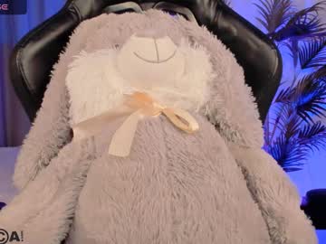 couple
        alice_leey cam image #3046705