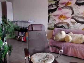 girl
        jennycutey cam image #1211825