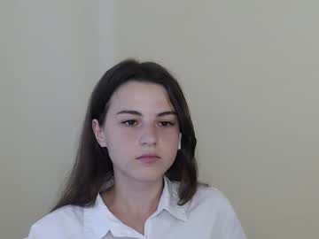 girl
        chamomile19 cam image #1313433