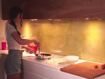 girl
        _mariarty_ cam image #1420569
