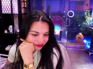 girl
        alma_pearl cam image #2902199