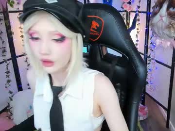 girl
        milkycute cam image #4648572
