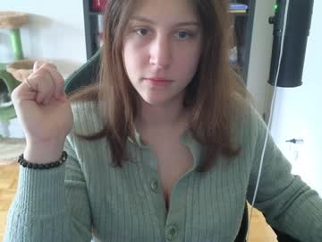 girl
        alexa_dream cam image #4547088