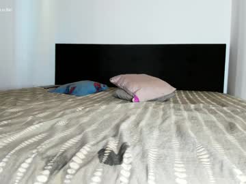 couple
        lenoreandjasonsroom cam image #3137884