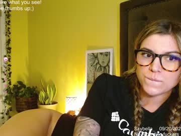 girl
        skybella_ cam image #3387538