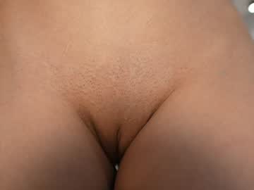 girl
        dovia cam image #3548673