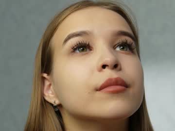girl
        yeepshyy cam image #3115701
