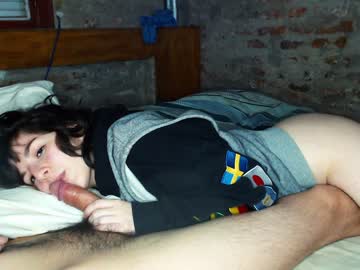 couple
        addictcouple2001 cam image #784560