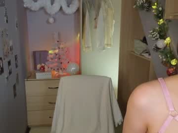 girl
        spring_girls cam image #3845425