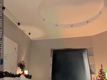 girl
        margarethowell cam image #3797705