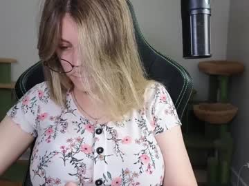 girl
        alexa_dream cam image #3168968