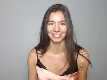 girl
        heidihotte cam image #2127454