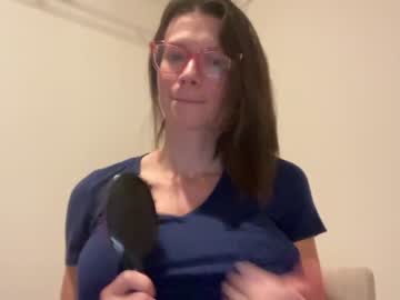 girl
        naomi_reah cam image #1917470