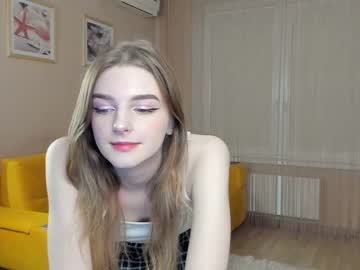 girl
        yeehawlover cam image #797763