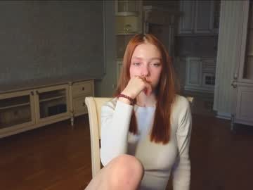 girl
        shirleywhitney cam image #2552586