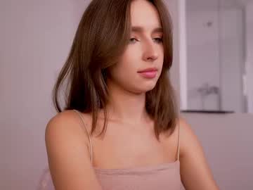 girl
        silent_chill cam image #4137956