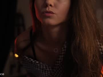 girl
        lettymoa cam image #2674601