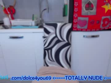 girl
        dolce4you69 cam image #389092