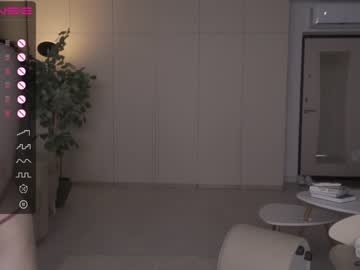 girl
        oki_dokie cam image #1270822
