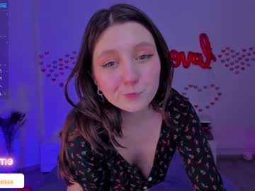 girl
        renessy_ cam image #599916